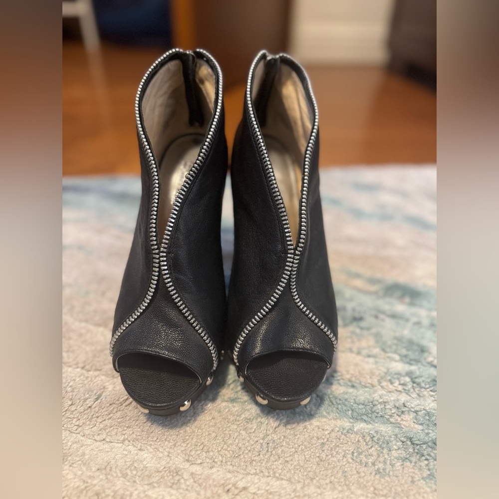 Michael Kors Black Leather Zipper Peep-toe Booties Shoes Sz 7.5